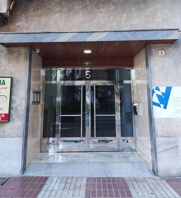 Superbe Appartement Pres De La Plage! سانتا بولا المظهر الخارجي الصورة