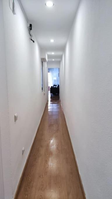 Superbe Appartement Pres De La Plage! سانتا بولا المظهر الخارجي الصورة
