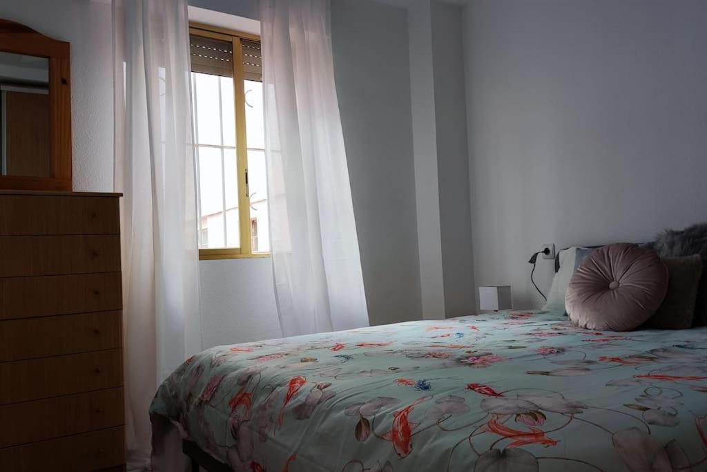 Superbe Appartement Pres De La Plage! سانتا بولا المظهر الخارجي الصورة