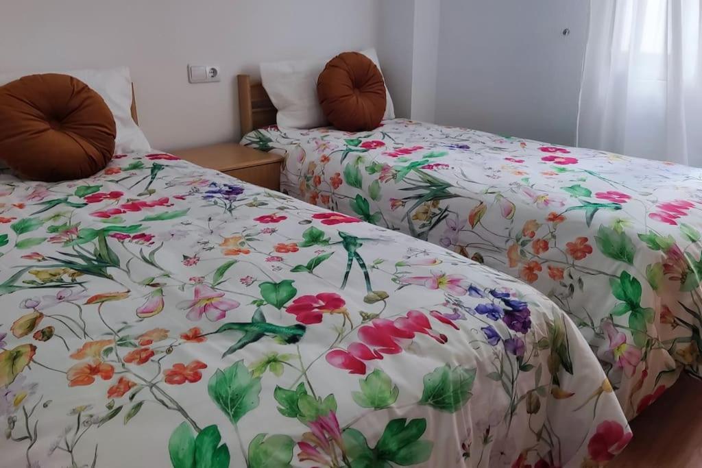 Superbe Appartement Pres De La Plage! سانتا بولا المظهر الخارجي الصورة