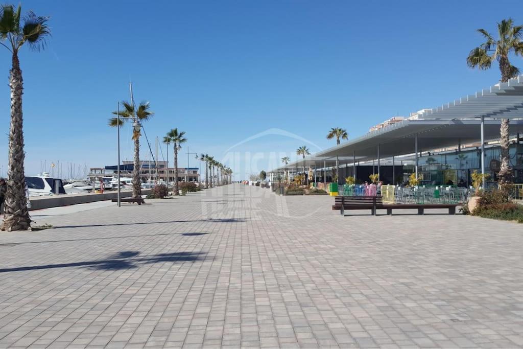 Superbe Appartement Pres De La Plage! سانتا بولا المظهر الخارجي الصورة